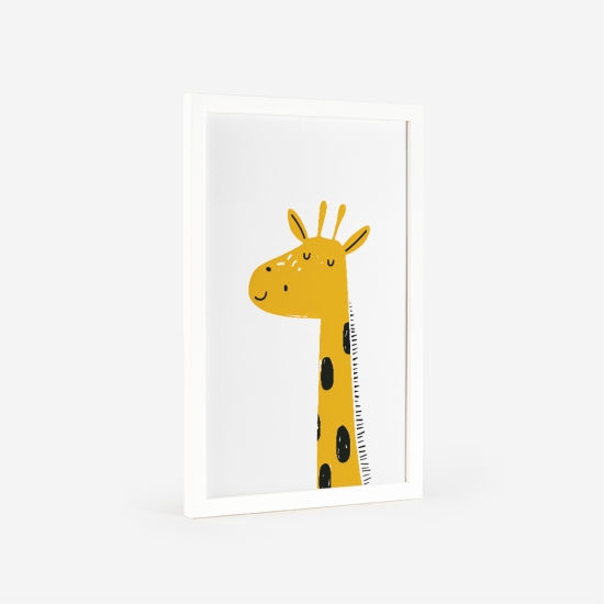 Poster de uma girafa amarela com pescoço longo e manchas pretas, ideal para decoração de quartos infantis. 4